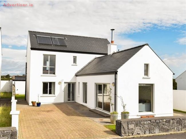 5 Garrai Eoinin An Bothar Bui Inverin Connemara For Sale